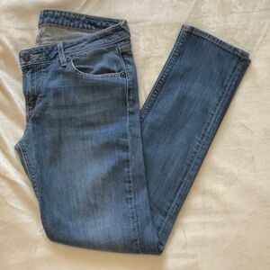 J & Company medium wash 5 Pocket Jeans, Size 30, 29” inseam, like new